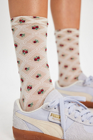Chaussettes Pantalon Jacquard Floral par FP Collection en Ivoire, pour femme chez Free People