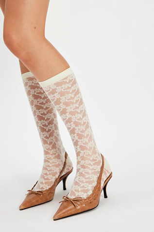 Amour Lace Knee High Socks