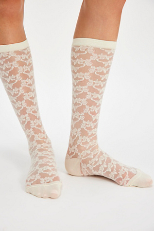 Amour Lace Knee High Socks