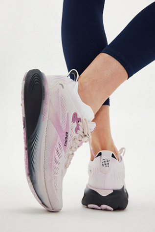 Brooks Adrenaline GTS 25 Sneakers
