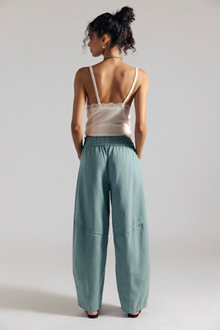 Женские брюки Free People Something Good Pull-On Barrel, цвет: Синий кремовый — фото 2