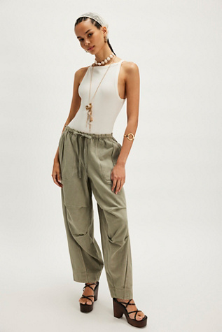 Jumptown Parachute Pants by Free People in Green, Size: L