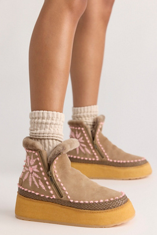 Setsu Platform Floral Stitched Boots