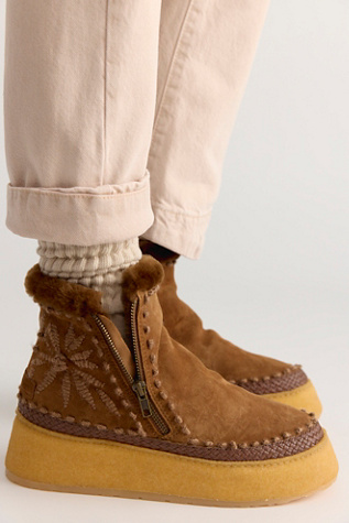 Setsu Platform Floral Stitched Boots