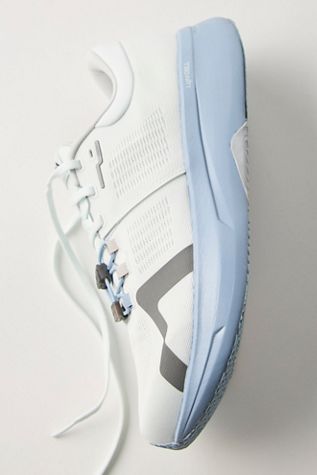 Mount To Coast R1 Trainers