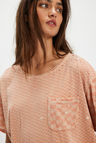 Magnolia Pearl Piecewise Pocket Tee en Peach, pour femme chez Free People
