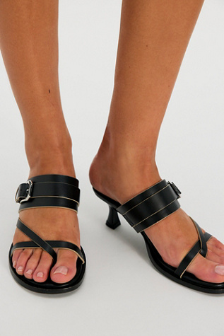 Sandales à talons avec ceinture