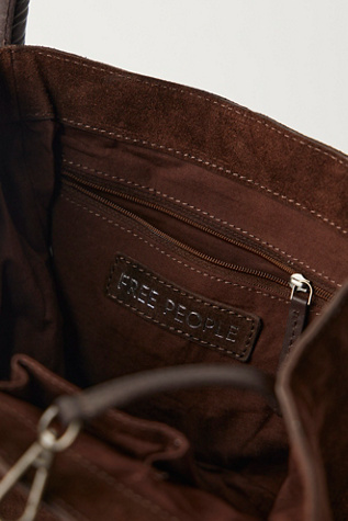 Женская сумка Free People Barlow Suede Bucket, цвет: Коричневый — фото 4
