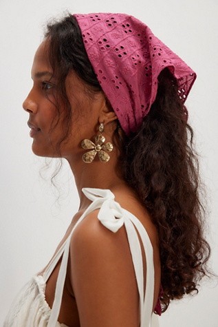 Foulard pour cheveux Claro Eyelet par Free People en Pink, pour femme
