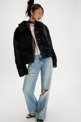 Veste en fausse fourrure à enfiler Alice par Free People en Noir, pour femme