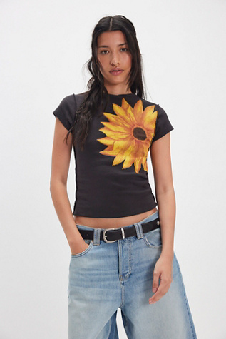 Lola Sunflower Tee by Ragabond at Free People in Black, Size: XS