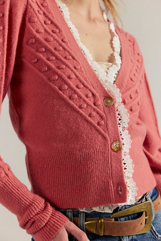 Cardigan en dentelle à manches longues