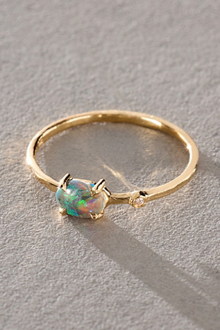 Petite Baleine Wink Ring Opal & Diamond