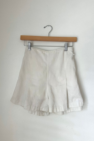 Vintage 1960s White Pleat Shorts Selected by Grievous Angel Vintage