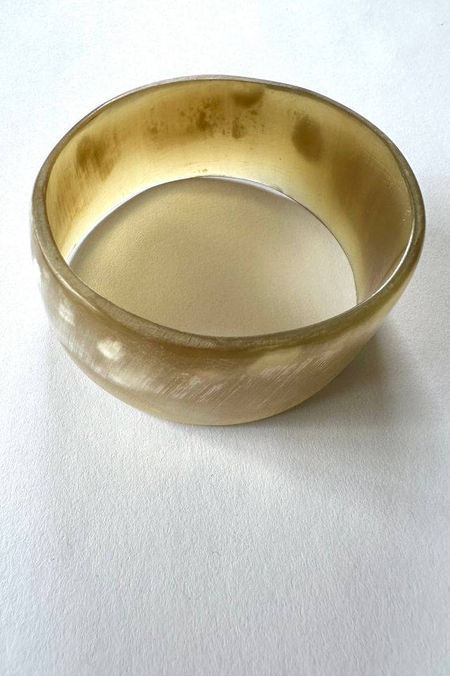 Vintage Shell Bangle Selected by Grievous Angel Vintage #1