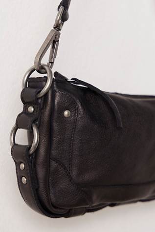 Женская сумка Free People Lillie Leather Shoulder, цвет: Чёрный / Серебряный — фото 4