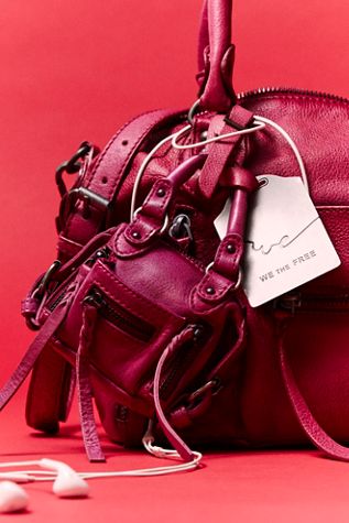 バッグ theworldisyouroyster CHARMS Oyster Bag theworldisyouroyster 25ss/CHARMS Oyster Bag | blendmarket