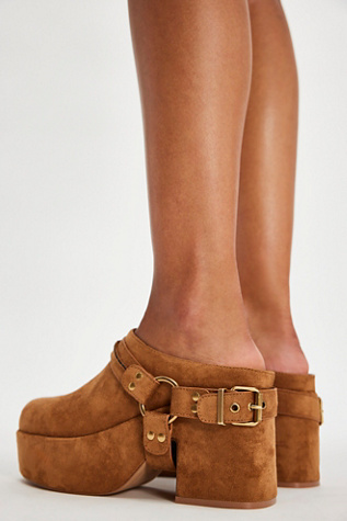 Amalia Harness Clogs by Free People in Tan, Size: US 8
