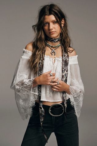Ariana Ost Longline Pearl Necklace