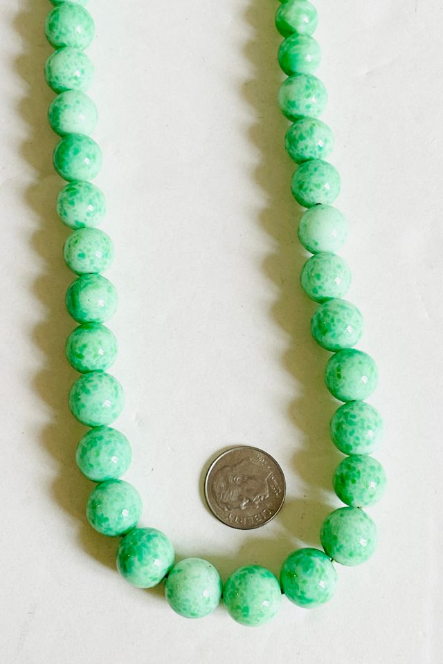 Vintage Speckled Green Glass Graduated Necklace Selected by FernMercantile #3
