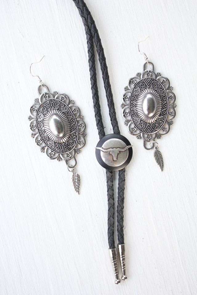 Silver Western Medallion Feather Earrings Selected By Moons + Junes Vintage #2