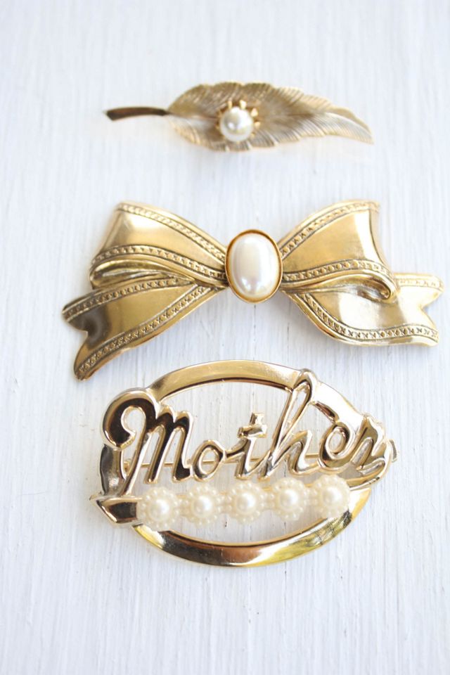 Vintage Mother Gold Pearl Bow + Feather Brooch Pin Set Selected By Moons + Junes Vintage #2