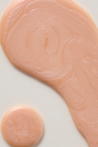 Kur Illuminating Nail Concealer