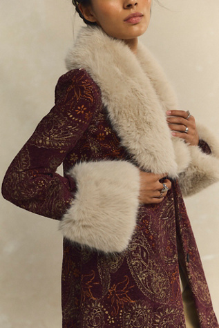 Женское пальто Free People Mercer Faux Fur Collar Tailored, цвет: Винный комбинированный