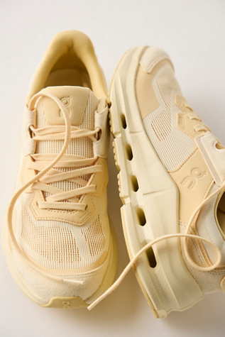 On Cloudnova Rift Sneakers