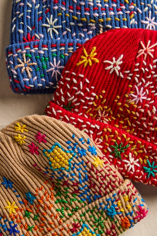 De Sienna Embroidered Beanie