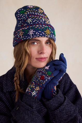 De Sienna Embroidered Beanie