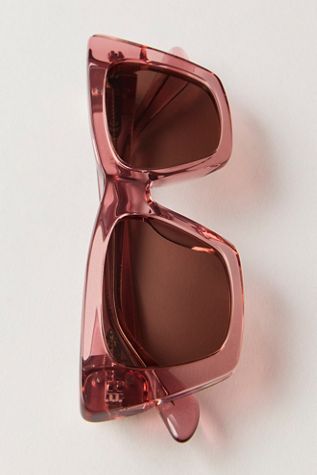 Lele Sadoughi Glitter Chelsea Sunglasses | Free People display picture 1