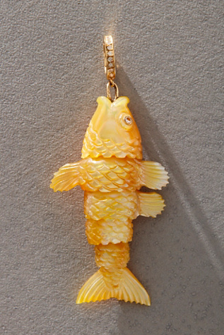 Женские аксессуары Maura Green Articulated Fish in Golden Mother of Pearl, цвет: Жемчужный — фото 2