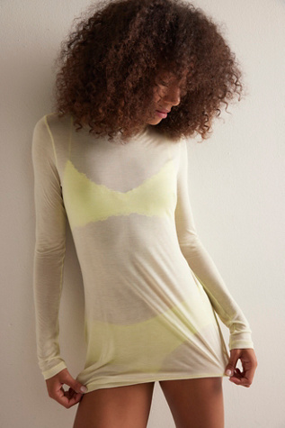 T-shirt manches longues ras du cou On Air par Intimately en Essence Verte, pour femme chez Free People