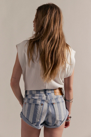 Женские шорты OneTeaspoon Bandits Printed Low-Waist, цвет: Пляжный полосатый — фото 2