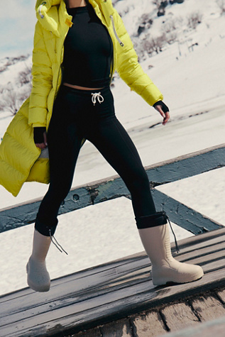 Take Flight Base Leggings