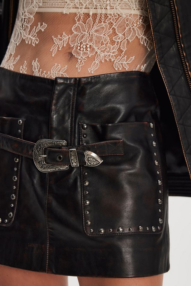 Understated Leather Low-Rise Buckle Skirt #2