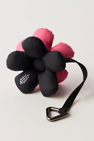 Женский брелок FP Movement Petal Talk Keyring, цвет: Чёрный / Нежно-розовый — фото 3