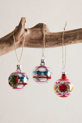 Ensemble de mini ornements en verre