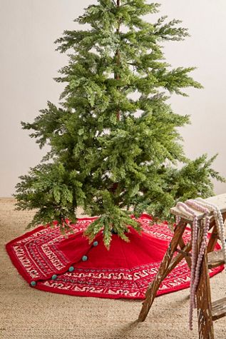 Swan Tree Skirt