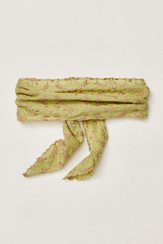 Bandeau doux Shiloh par Curried Myrrh en Pistachio, pour femme chez Free People