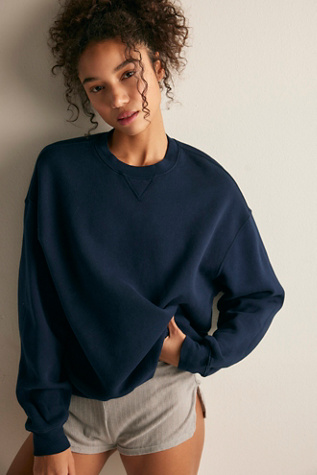 Le sweat-shirt en polaire écologique DONNI.