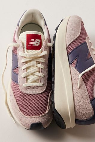 New Balance 370 Sneakers