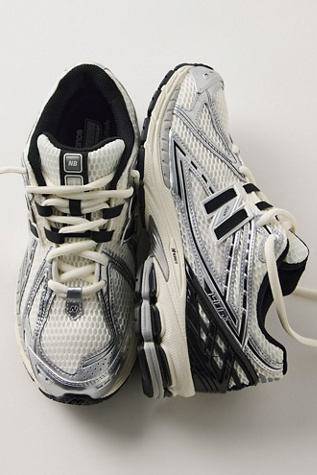 New Balance 1906R Sneakers