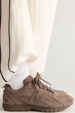 New Balance 204L Sneakers