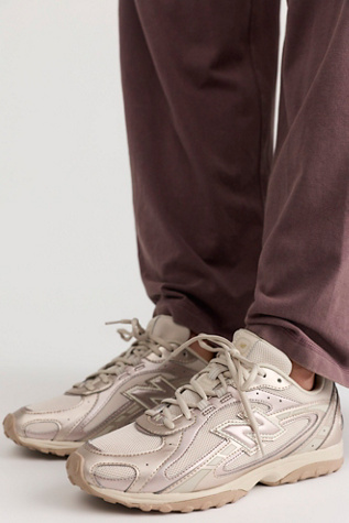 New Balance 204L Sneakers