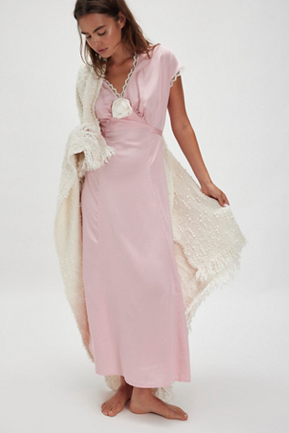 Nuisette en satin Genus Rosa par Sleeper en Rose, pour femme chez Free People