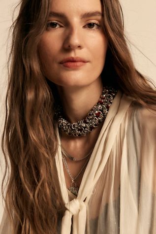 Collier ras du cou à perles à nouer Karo Koru | Free People FR