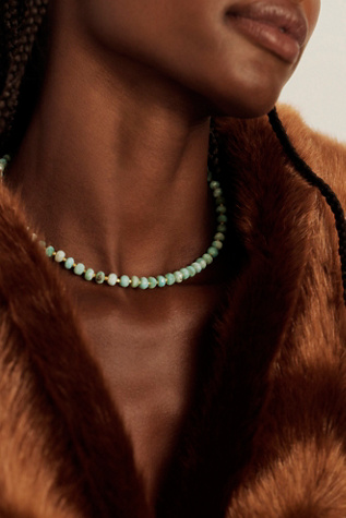 Collier en perles de Larimar Robindira Unsworth