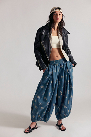 Moonflower Printed Pull-On Balloon Pants by Free People in Blue, Size: M